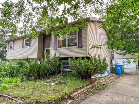 1411 West, Marquette, MI 49855
