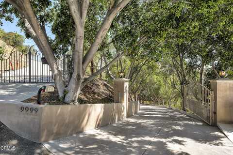 9999 Wornom Avenue, Sunland, CA 91040
