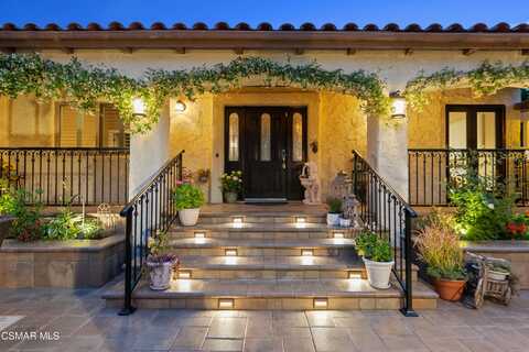 897 Woodlawn Drive, Thousand Oaks, CA 91360