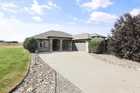 2004 16th Street East, Williston, ND 58801