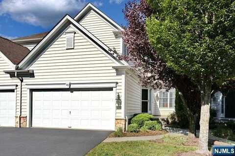 40 Mulberry Court, Paramus, NJ 07652