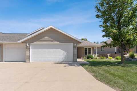 130 Presley Circle, Waterloo, IA 50701