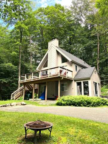 22 Lower Howes Road, Wilmington, VT 05363