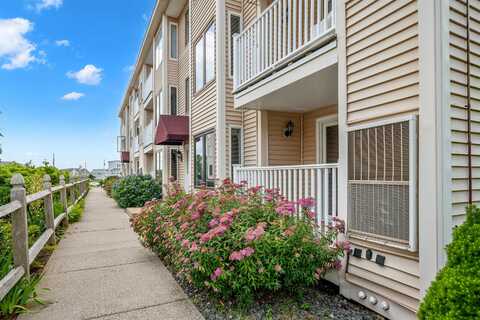 975 Ocean Boulevard, Hampton, NH 03842