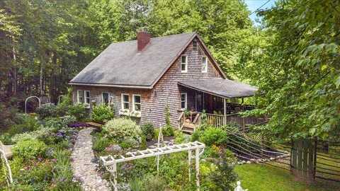 447 Farm Road, Arlington, VT 05250