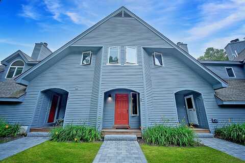 11 Dutchman Lane, Wilmington, VT 05363