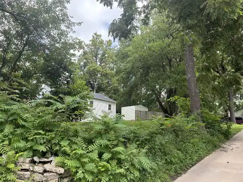 2305 Saylor Road, Des Moines, IA 50313
