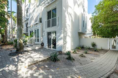 801 SE 12th Court, Fort Lauderdale, FL 33316
