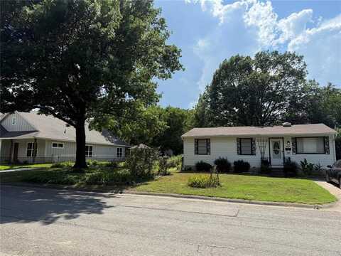 1615 Oak Street, McKinney, TX 75069
