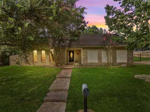 209 Patricia Drive, Hewitt, TX 76643
