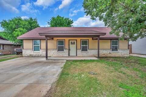 210 N Harrison Street, Mc Gregor, TX 76657