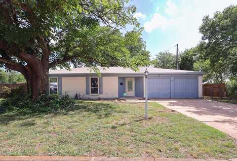 241 Berkshire Lane, Fort Worth, TX 76134