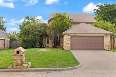 809 Carrington Drive, Arlington, TX 76001