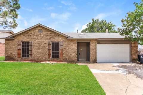 818 Sandalwood Lane, Arlington, TX 76017