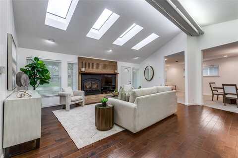 920 Blue Lake Circle, Richardson, TX 75080