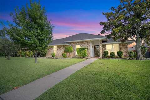 318 Pebblecreek Drive, Garland, TX 75040