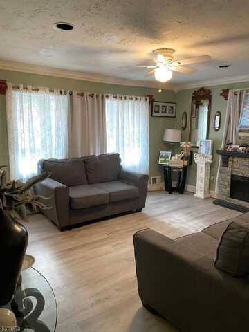 49 Hillairy Ave, Morristown, NJ 07960