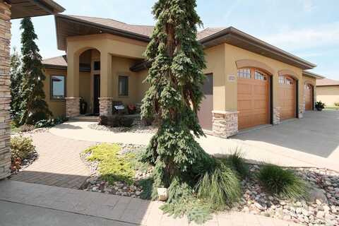 1073 Teres View Drive, Sioux Center, IA 51250