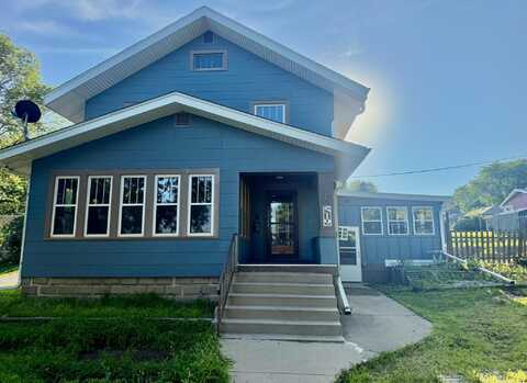 519 N 9th St, Cherokee, IA 51012