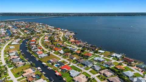 2244 SE 27th Terrace, Cape Coral, FL 33904