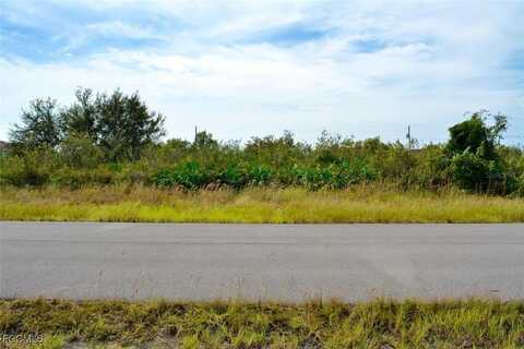 2811 70th Street W, Lehigh Acres, FL 33971