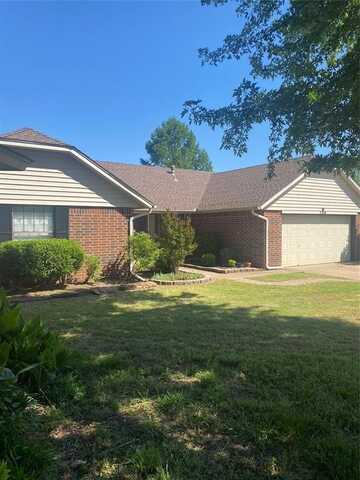 308 Jeffrey Laird Place, Moore, OK 73160