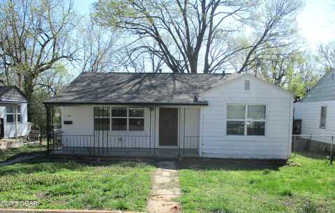 1138 Valley, Carthage, MO 64836
