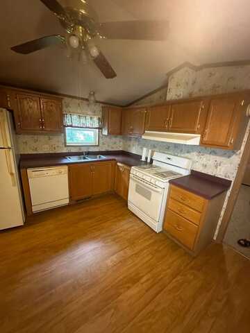 9445 Sunshine Ln, Wattsburg, PA 16442