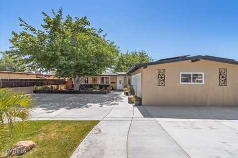 38868 Yucca Tree Street, Palmdale, CA 93551
