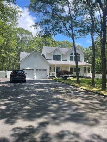 22 Jerusalem Hollow Road, Manorville, NY 11949
