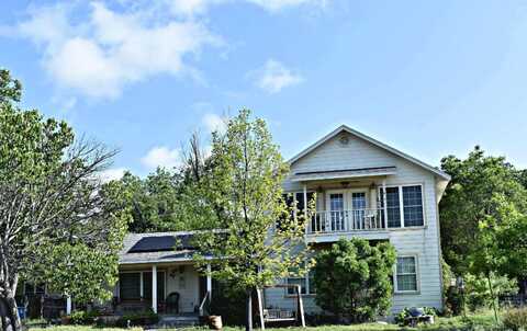 308 Oak Street, Junction, TX 76849