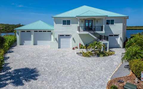 935 Chipaway Dr, Apollo Beach, FL 33572