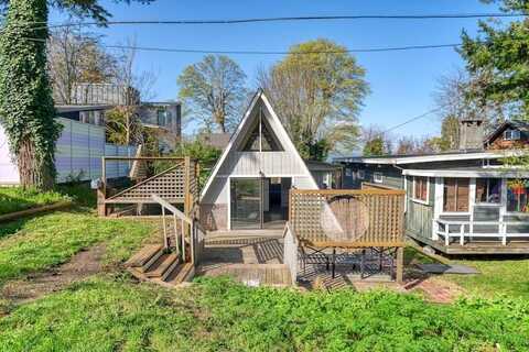 2132 Maple Street, Point Roberts, WA 98281