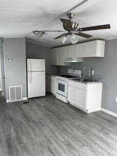 2450 S. Ridgewood Ave., Edgewater, FL 32141