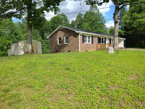 140 Lakeview Cir, Mount Airy, NC 27030