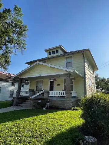 409 N 6th Street, Sabetha, KS 66534