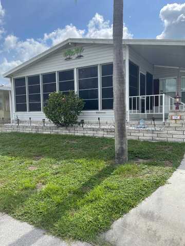 2692 NE HWY 70, Arcadia, FL 34266