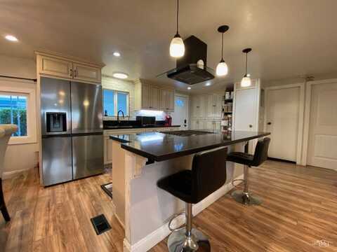 9395 Harritt Rd, Lakeside, CA 92040