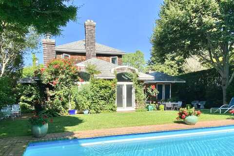 14 Barns Lane, East Hampton, NY 11937
