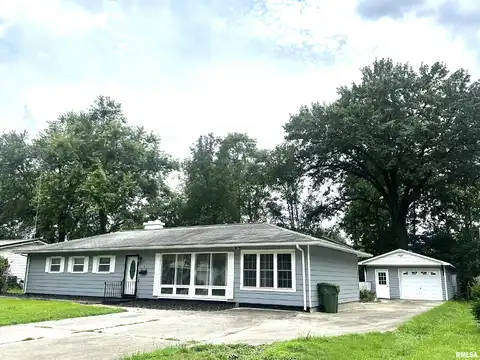 6 CHARLES Drive, Centralia, IL 62801