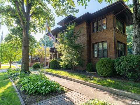 57 Selden Street, Galesburg, IL 61401