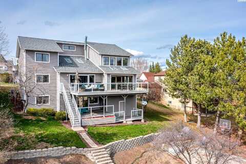 735 SW Staley Dr, Pullman, WA 99163