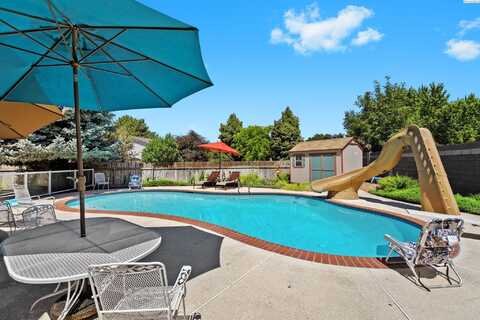 5926 W 16th Ave, Kennewick, WA 99338