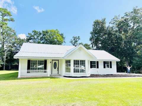 517 Commagere Blvd., Bay Saint Louis, MS 39520