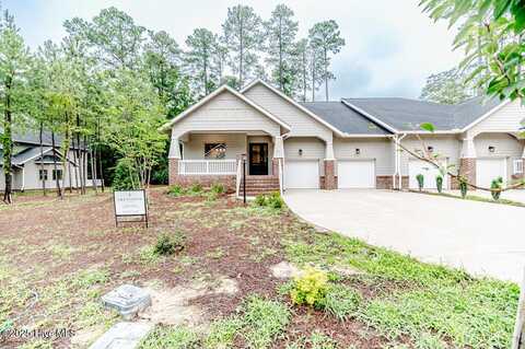 91 Lamplighter Village Drive, Pinehurst, NC 28374