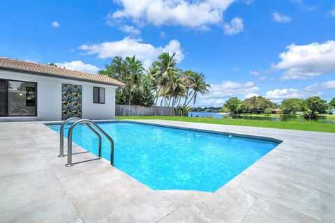 18735 NE 18th Ave, Miami, FL 33179