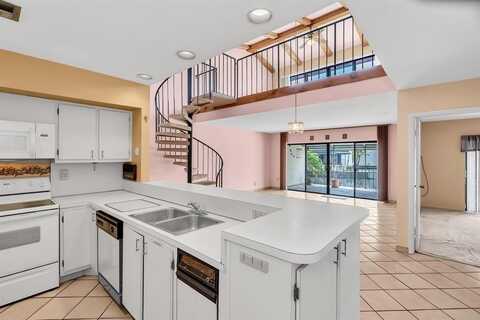 7026 N Loch Isle Dr, Miami Lakes, FL 33014