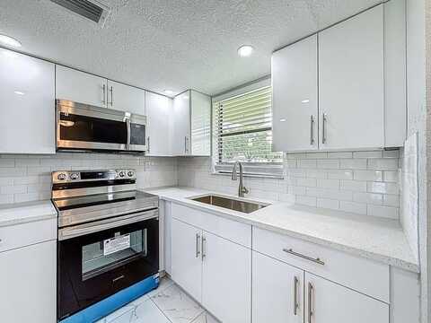6061 SHAKERWOOD CIRCLE, Tamarac, FL 33319