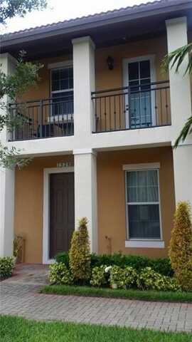 1528 SW 147th Ave, Pembroke Pines, FL 33027