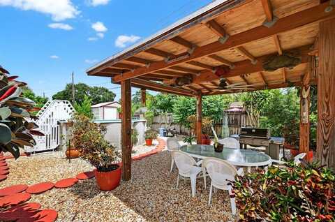 6871 Liberty St, Hollywood, FL 33024